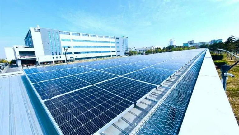 熒茂光學-成功案例-工廠屋頂太陽能板建置-02