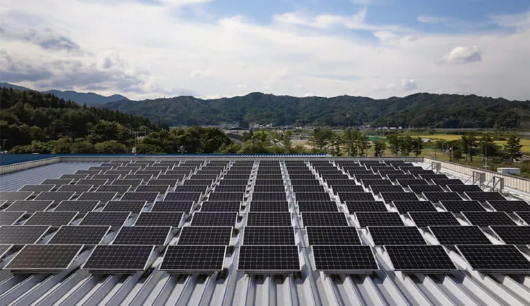 邁向2030碳中和 蘋果全球溫室氣體減排超過60%