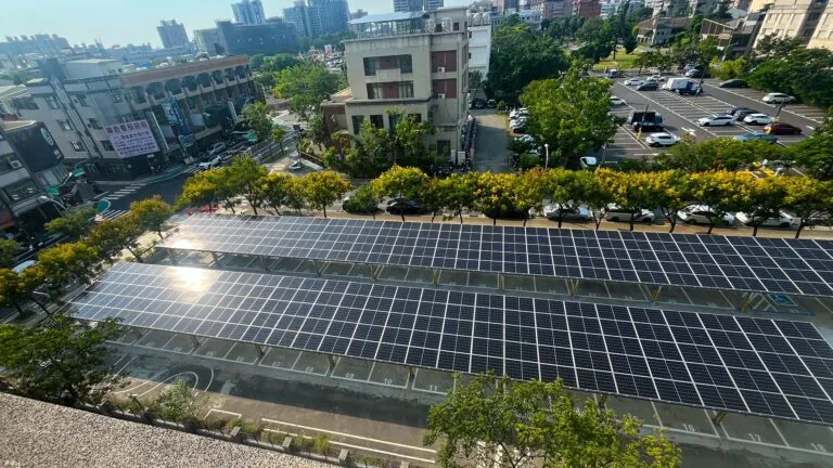 忠孝國中太陽光電停車場、多元球場